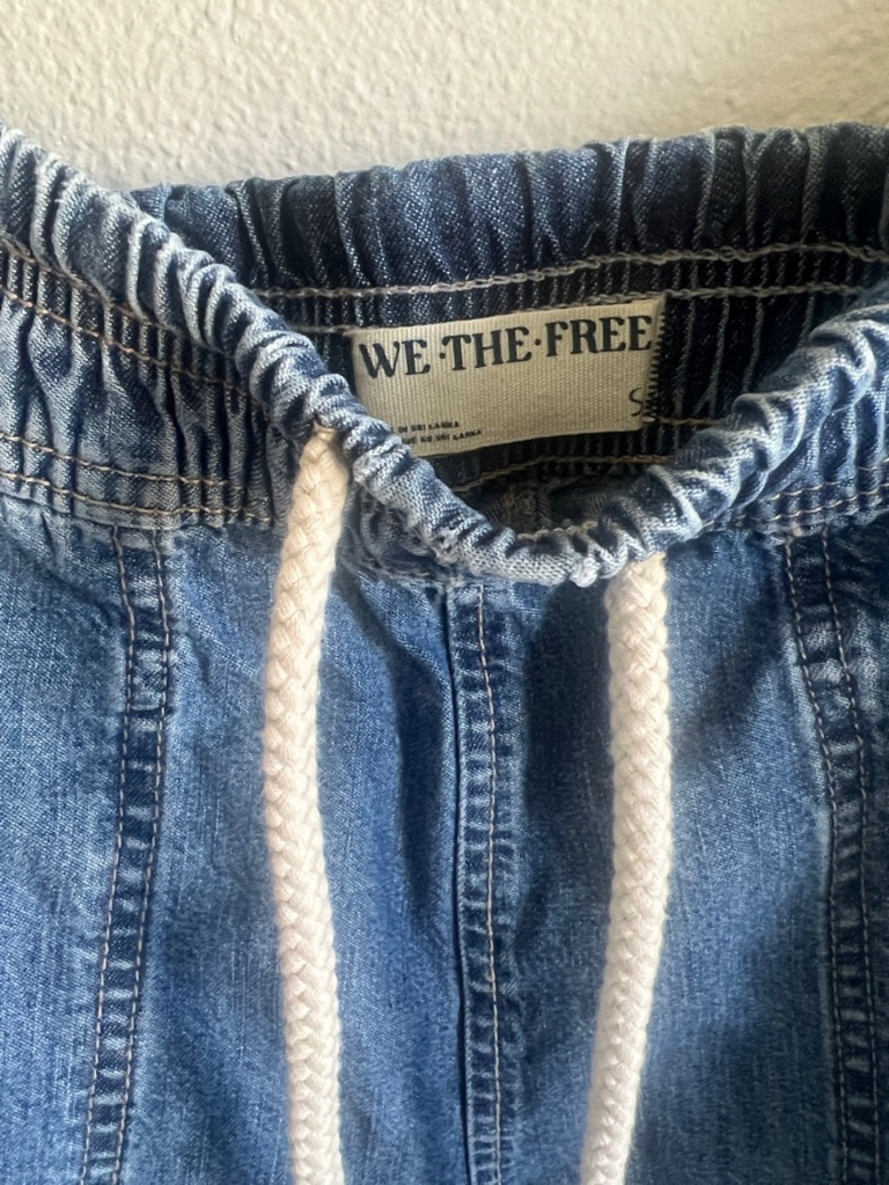 Free People Blue Denim Elastic-Waist Cropped Jeans - Picture 3 of 3